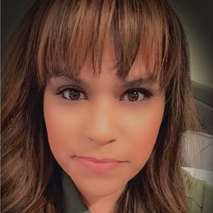 Meet your Posher, Dana